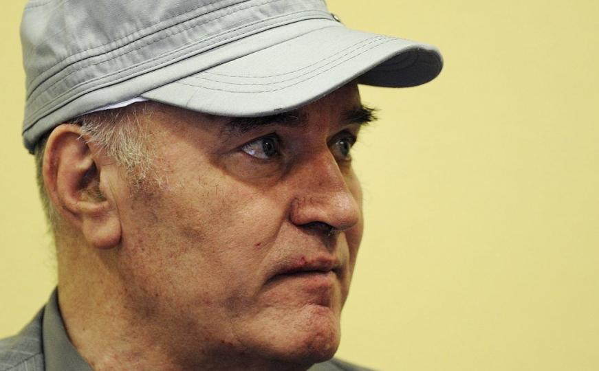 Ratko Mladić u oktobru 1995. tražio da mu strani obavještajci 'skinu' optužnicu 