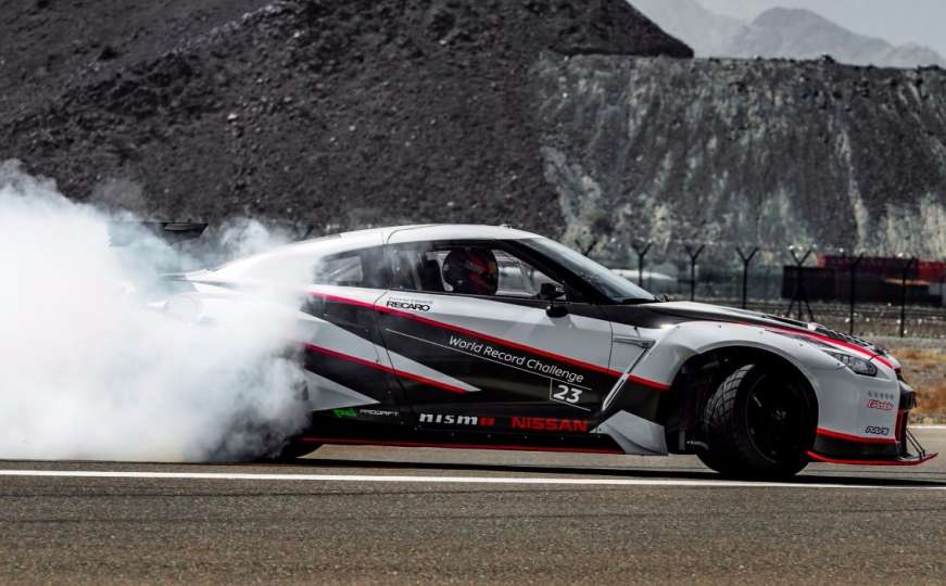 Najbrži drift u historiji: Nissan GT-R klizao brzinom 304,96 km/h
