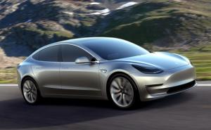 Tesla Model 3: Stiže krajem 2017. godine, a već ima 130.000 kupaca