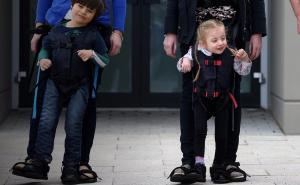 Neopisiva radost: Dječak sa cerebralnom paralizom zaigrao fudbal prvi put