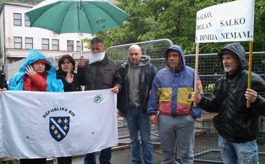 Počeo protest demobilisanih: Borci ispred Vlade FBiH traže svoja prava