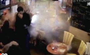 Objavljen snimak trenutka u kojem se bombaš raznio u restoranu u Parizu 