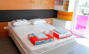 Pogledajte kako izgledaju unutrašnjost i dvorište Roditeljske kuće