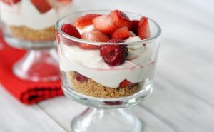 Brza i osvježavajuća poslastica: Cheesecake u čaši