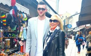 Lepa Brena i Jusuf Nurkić u šetnji Baščaršijom