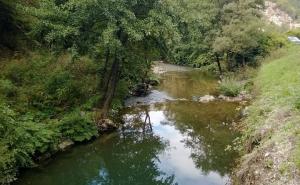 U toku radovi regulacije korita vodotoka Zujevine i Dobrinje