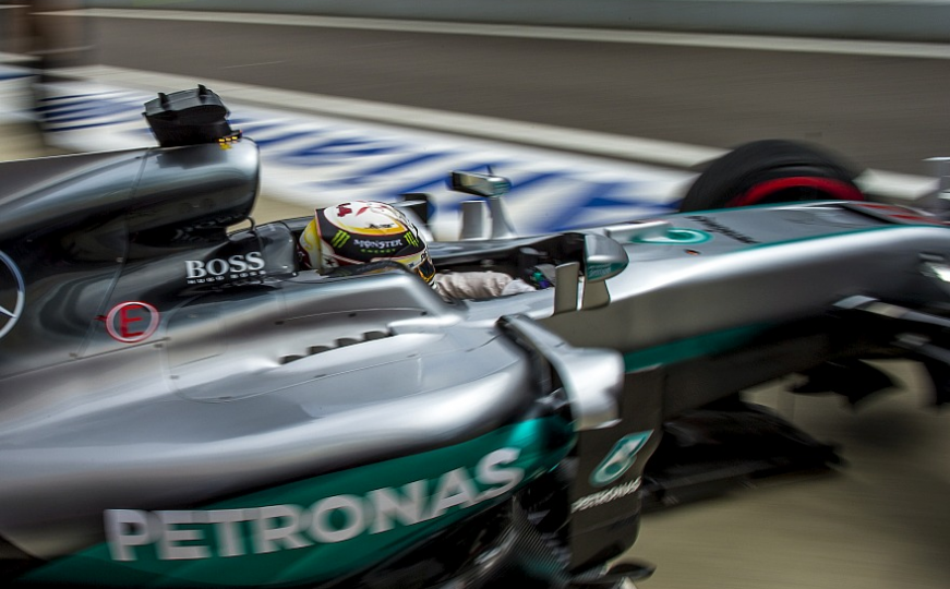 Lewis Hamilton najbrži na drugom treningu, Vettel imao problema