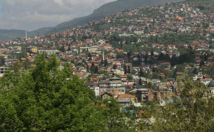 Sarajevo okupano aprilskim suncem