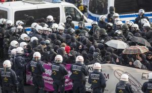 Policija privela oko 400 demonstranata 