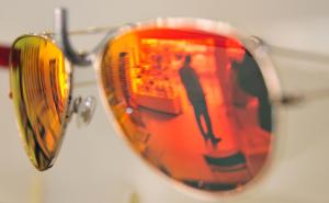 Izaberite sunčane naočale koje štite oči, a ne koje vam pristaju