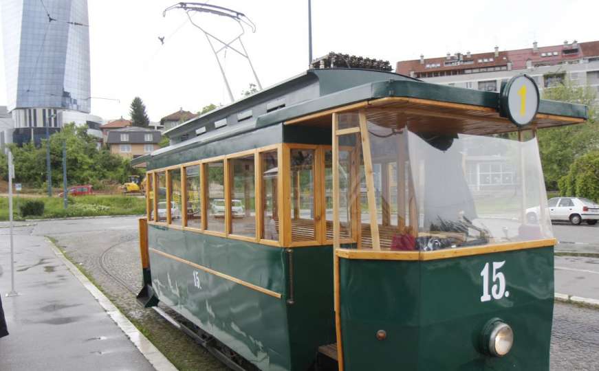 Sarajevo: Replika tramvaja iz 1895. ponovo na šinama