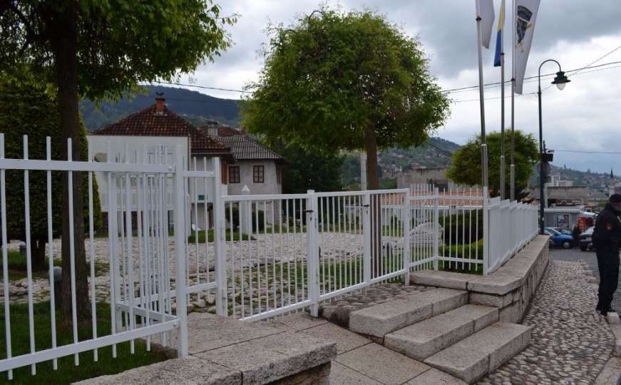 Postavljena ograda oko Šehidskog mezarja Kovači