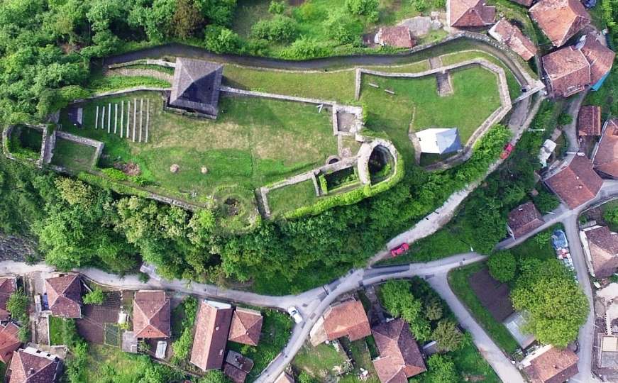 Maglajska tvrđava i džamija Kuršumlija - vrijedni spomenici i čuvari bh. historije