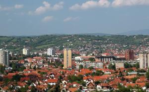 Udarao žene na ulici, pa bježao biciklom