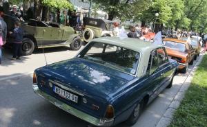Nastavak tradicije: Oldtimeri defiluju ulicama Sarajeva