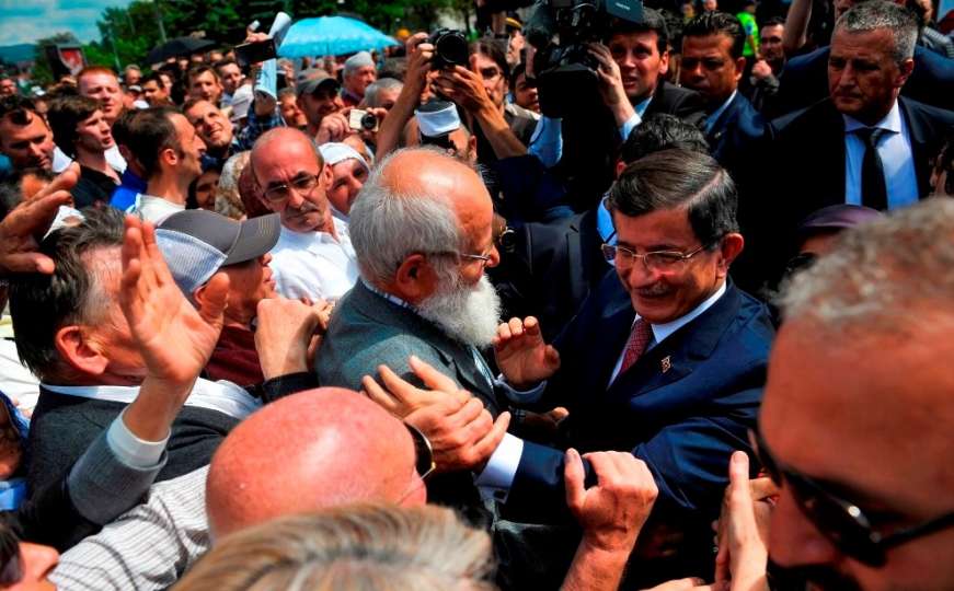 Ahmet Davutoglu prišao okupljenoj masi u Banjoj Luci 