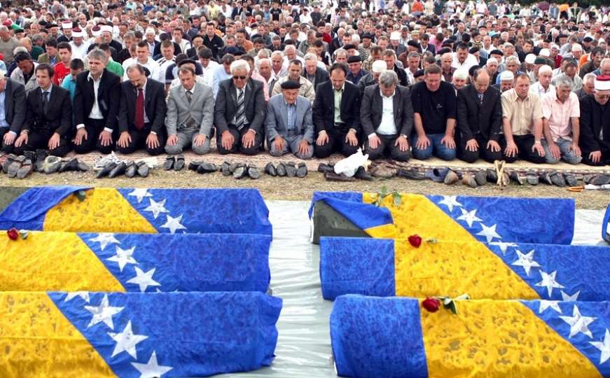 Na kolektivnoj dženazi u Bratuncu bit će ukopani posmrtni ostaci 12 žrtava