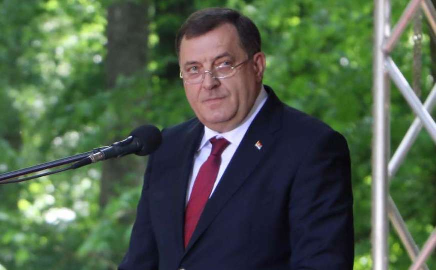Dodik: Zbog vjernika nisam napravio skandal u Ferhadiji