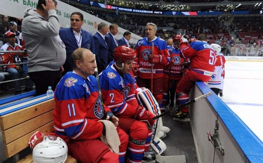 Pogledajte gol Vladimira Putina u revijalnoj hokejaškoj utakmici