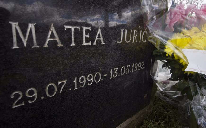 Obilježena godišnjica smrti djevojčice Matee Jurić, prve civilne žrtve rata u Zenici