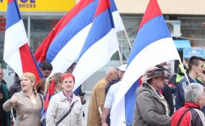 Sve više građana okuplja se na mitingu vlasti na Trgu Krajine