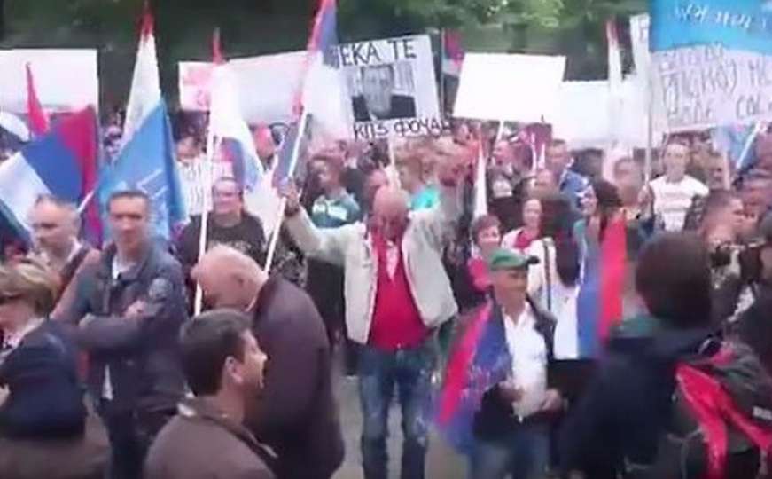 Pristalice opozicije su imale jednu poruku za Milorada Dodika 