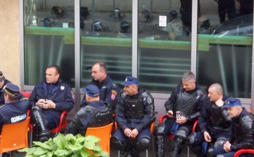 Lukač: Policija zabranjuje protestnu šetnju