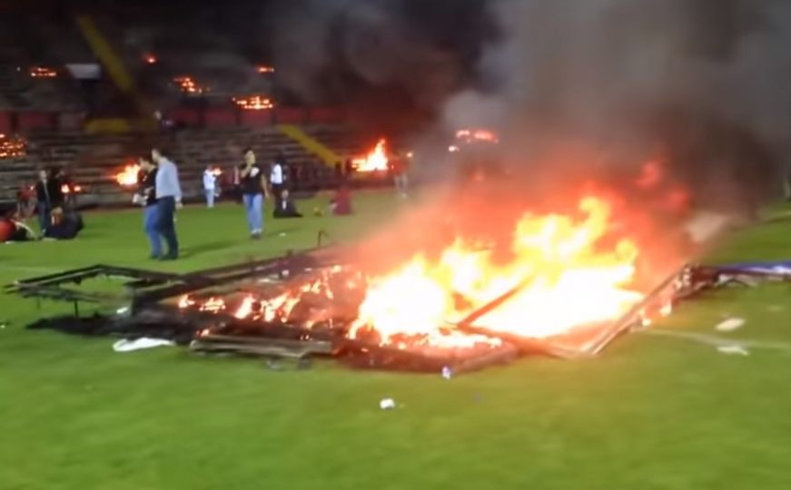 Navijači zapalili stadion nakon što im je klub ispao u drugu ligu