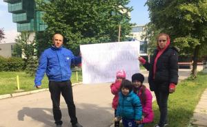 Protest porodice Tukar ispred Elektroprivrede: Nemamo drugog rješenja