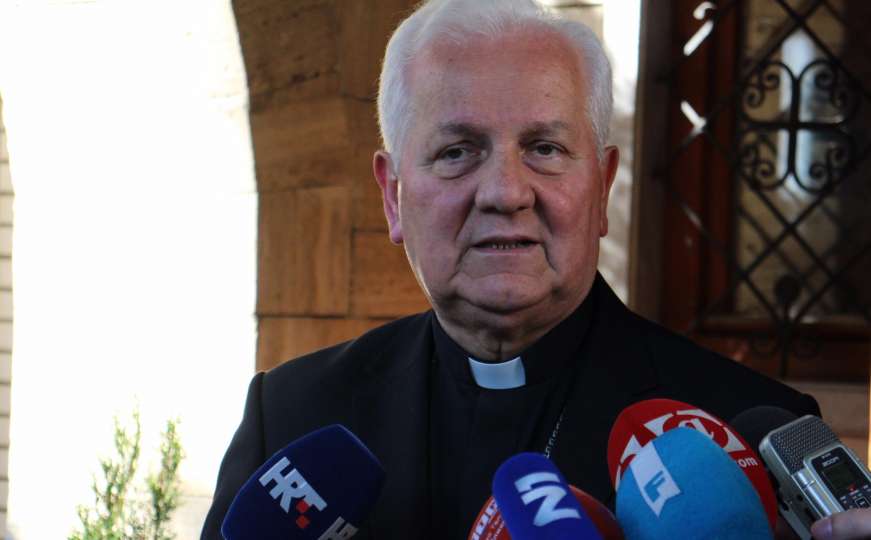 Biskup Franjo Komarica: Previše dugo nosimo necivilizirane, nehumane maske