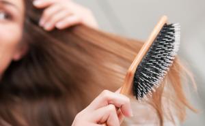 Češljati kosu nakon pranja je pogrešno