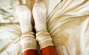 Spavate u čarapama ili bez njih? Šta to govori o vama