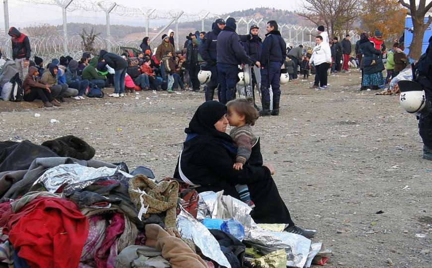 Akcija u zoru: Počela evakuacija izbjeglica iz kampa Idomeni