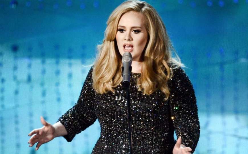 Adele zaboravila tekst pjesme pa psovala na koncertu 