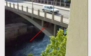 Neobično mjesto za razmjenjivanje ljubavi: Seks usred bijela dana ispod mosta