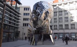 U čast Franza Kafke: Spektakularna skulptura kao rugalica gradskim službenicima