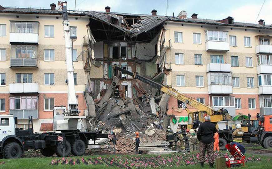 Rusija: Snimljen trenutak iznenadnog rušenja zgrade