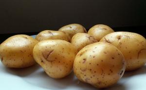 Zašto je dobro stavljati krompir na kožu