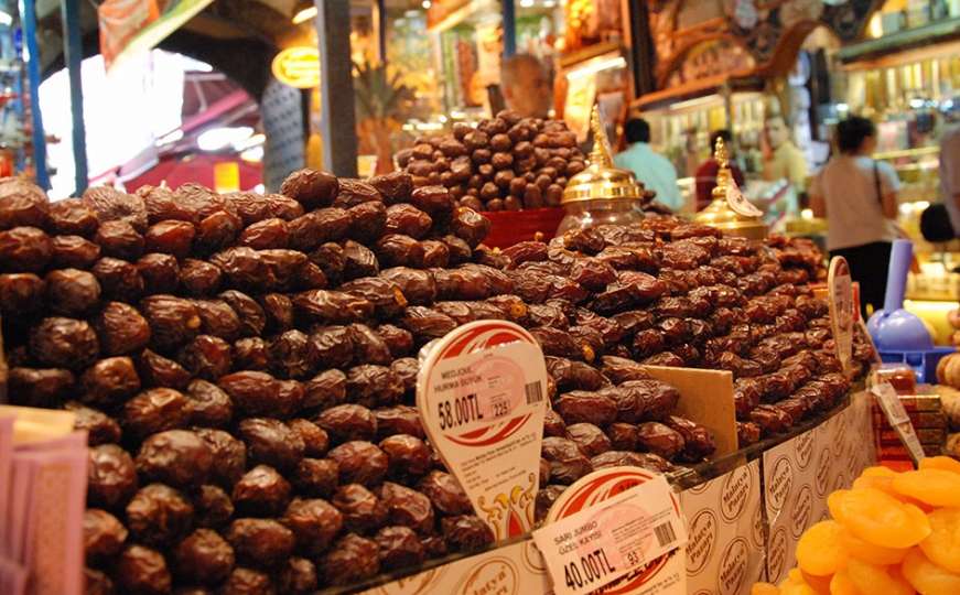 Šta sve nude istanbulske pijace pred ramazan