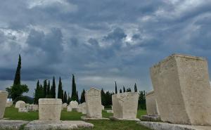 Radimlja: Jest kamen, ali jeste i riječ, jest zemlja, ali jeste i nebo