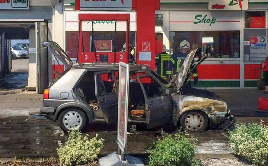 Nesreća: Zapalio se Golf 'dvojka' na benzinskoj pumpi