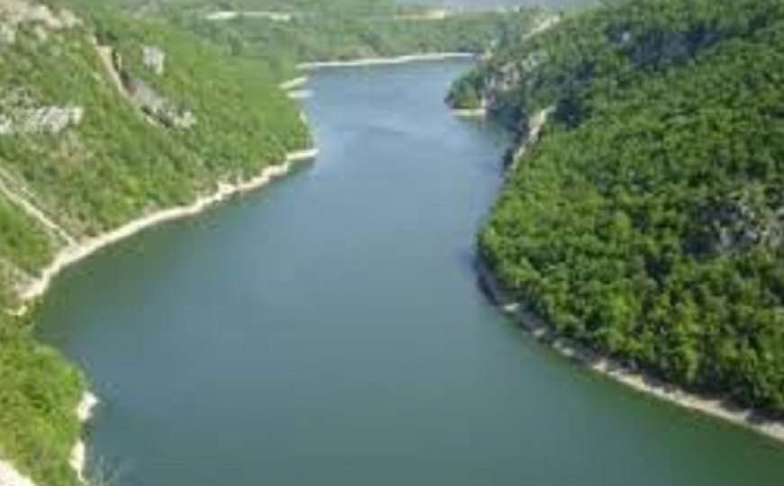 Iz rijeke Bosne izvučeno tijelo žene