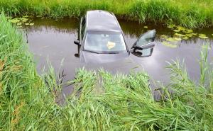 Audi u kanalu: 64-godišnji vozač nespretan s automatskim mjenjačem