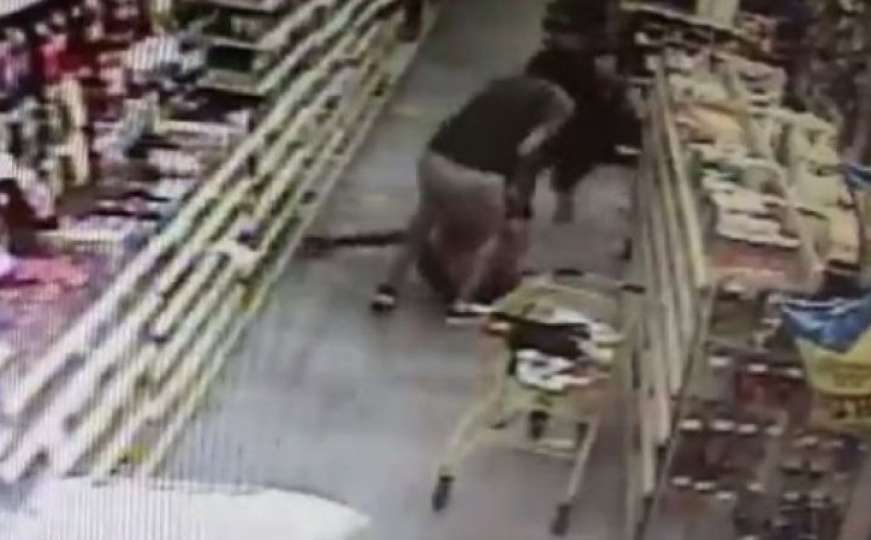 Užas: Muškarac pokušao oteti djevojčicu iz prodavnice