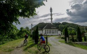 Džamija u Bosanskoj Otoci jedina u Evropi izgrađena na riječnom ostrvu