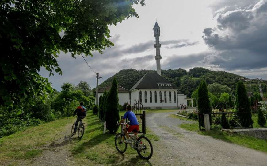 Džamija u Bosanskoj Otoci jedina u Evropi izgrađena na riječnom ostrvu