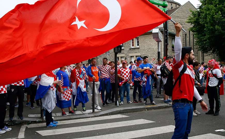 Navijači Turske i Hrvatske okupljaju se uoči utakmice