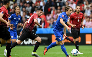 Fenomenalan pogodak Luke Modrića za vodstvo Hrvatske protiv Turske