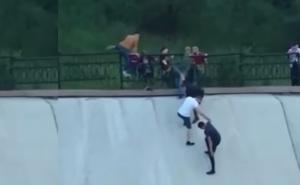 Pogledajte kako su ovi momci spasili psa