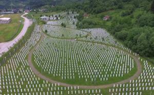 Memorijalni centar Potočari snimljen iz zraka 